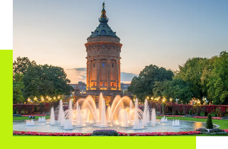 Neue Mitarbeiter finden mit Social Media Recruiting Mannheim – Wasserfontänen vor Mannheimer Wasserturm