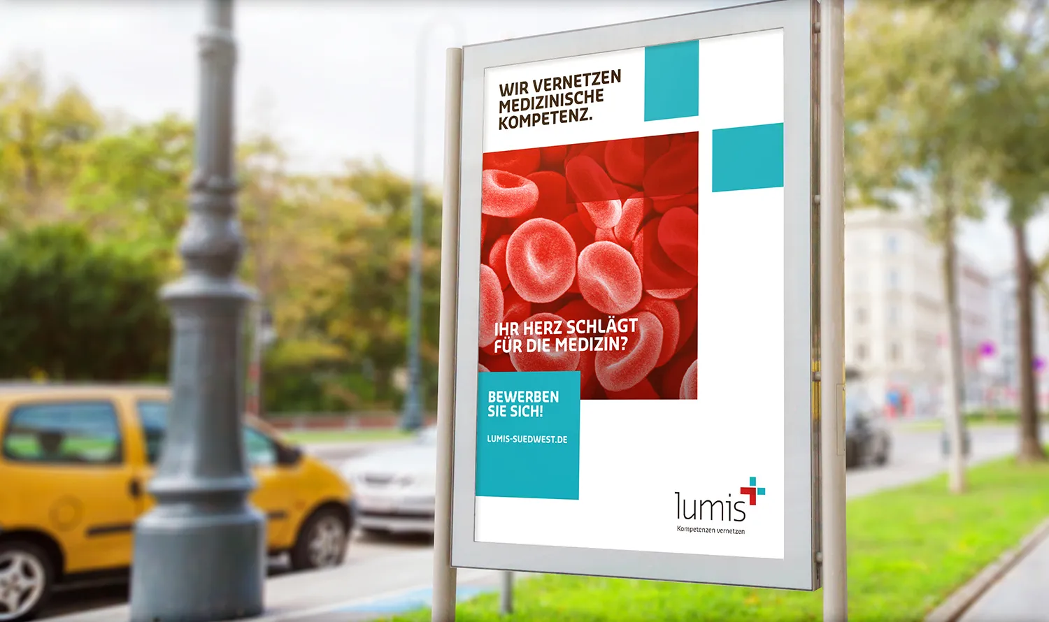 Webseite bauen lassen Personaldiensleister - Bunte Plakatwerbung an einer Straße