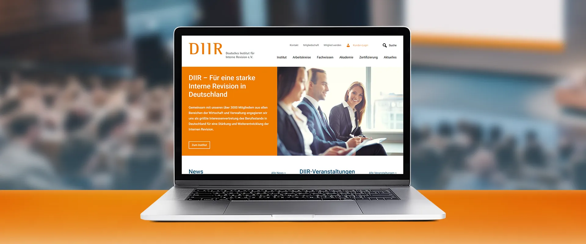 Softwareentwicklung DIIR – Computerbildschirm mit Startseite von DIIR