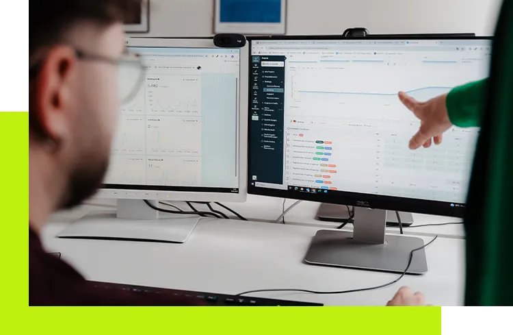 Digital Marketing Agentur - Projektteam wertet Marketingkennzahlen und Performance Reports aus zur Optimierung laufender Kampagnen