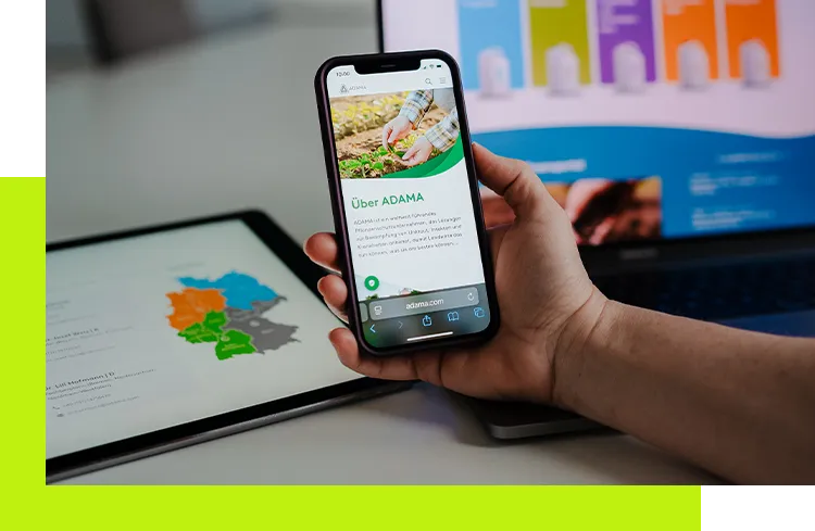 Digitales Branding - Markenauftritt auf verschiedenen Geräten verdeutlicht die digitale Umsetzung einer Markenstrategie