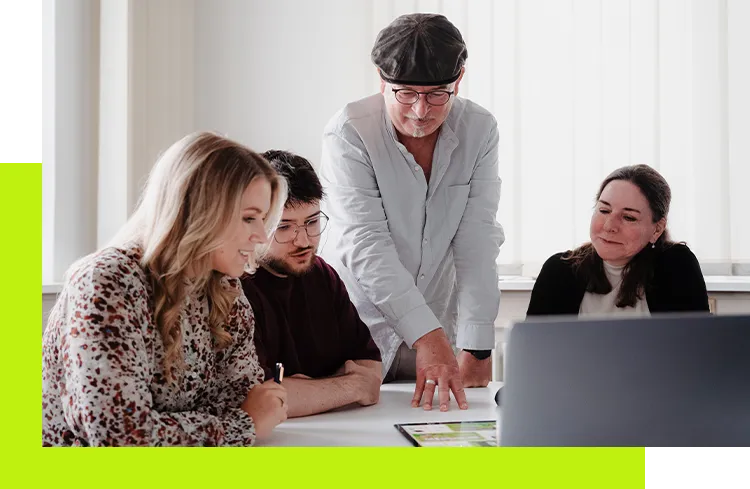 Warenwirtschaftssystem Einzelhandel - Teammeeting zur Planung eines Warenwirtschaftssystems im Rahmen eines E-Commerce-Projekts